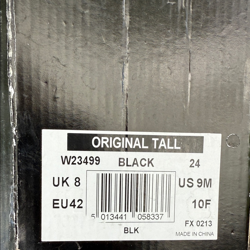 Hunter Women’s  Classic Black Rain Boots - Picture 3 of 4